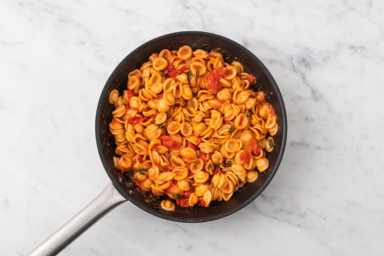 Condire la pasta