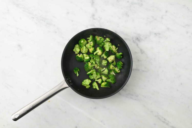 Cuire le brocoli au wok