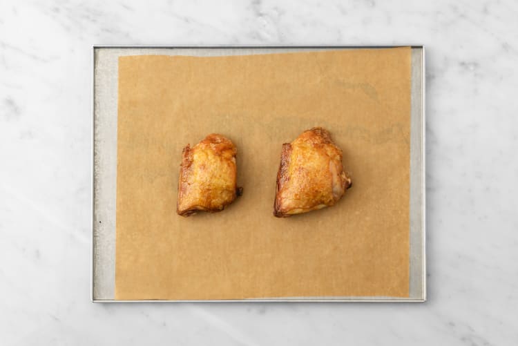 Cuire le poulet et les lardons