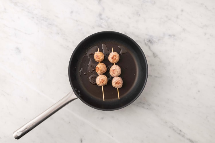 Cuire les brochettes de poulet