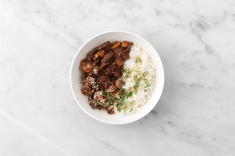 Bulgogi, tiras de ternera marinada a la plancha, receta coreana - Receta  Petitchef