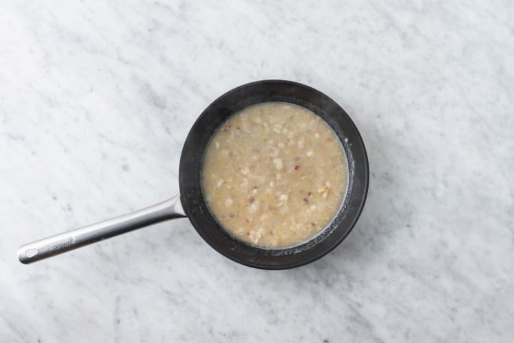 Commencer la sauce à l’échalote