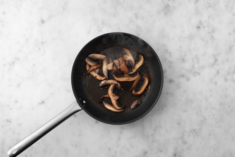 Poêler les champignons 