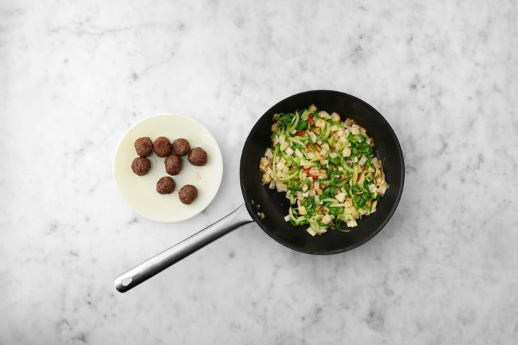 Cuire les boulettes de viande