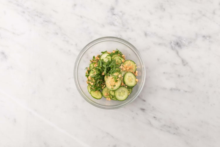 Für den Gurkensalat