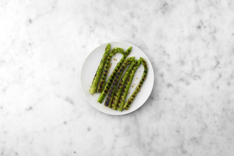 Grill asparagus