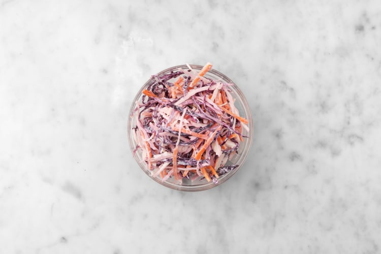 Préparer le coleslaw