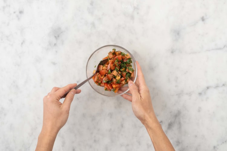 Préparer la garniture de bruschetta