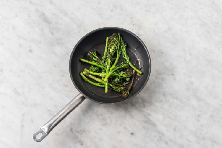 Sauté broccolini