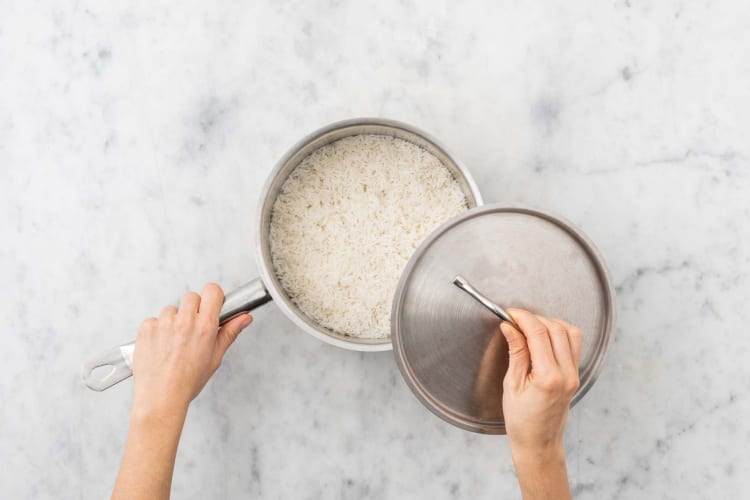 Cook the Garlic Rice