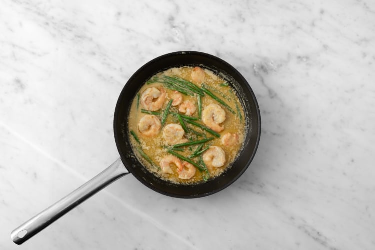 Simmer the Prawns