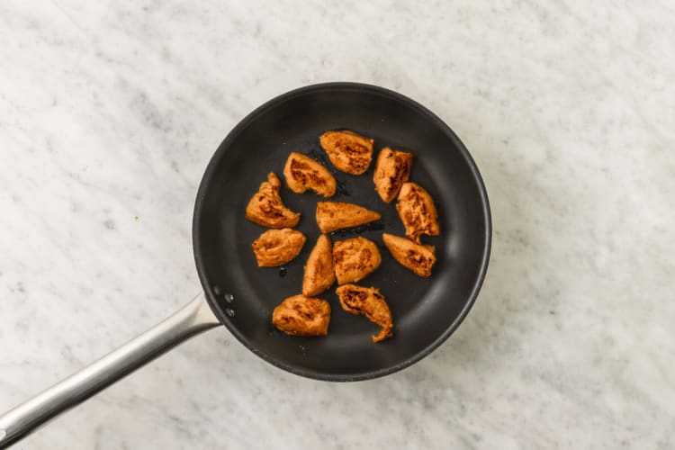 Commencer le poulet et les  légumes