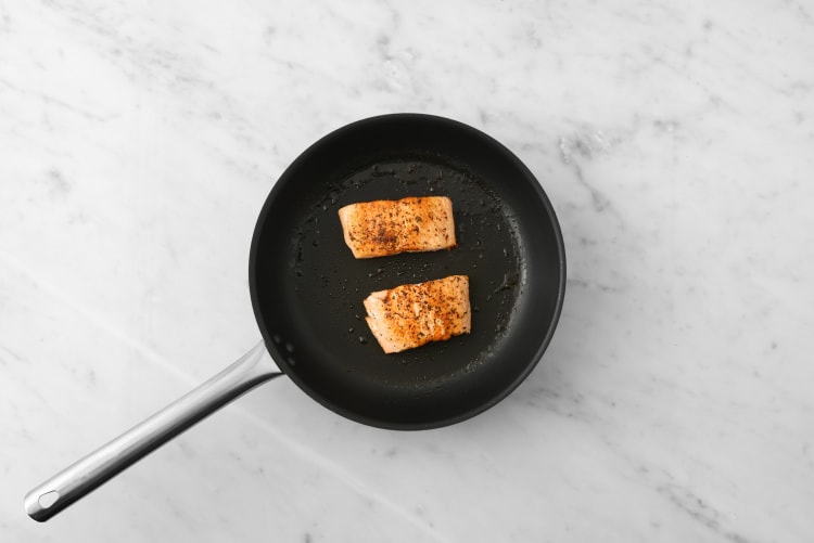 Pan-fry salmon