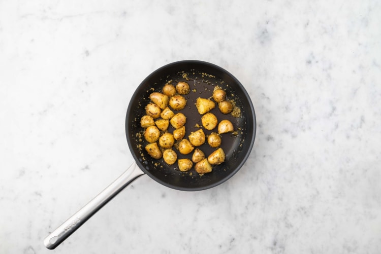 Cuire les légumes et le poulet