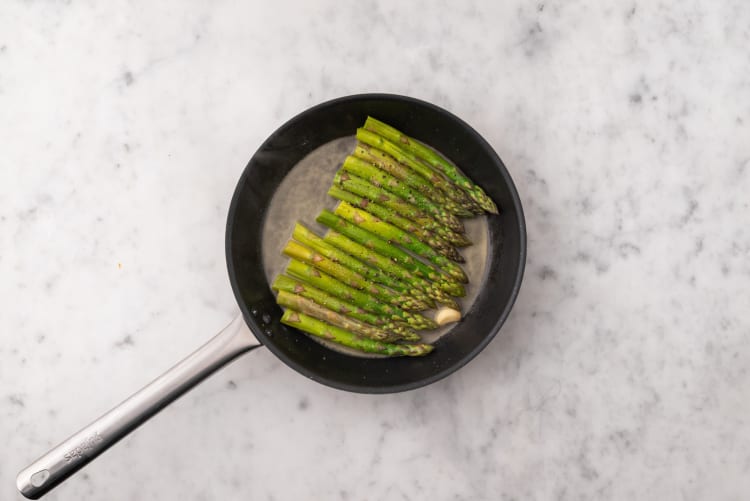 Cuocere gli asparagi