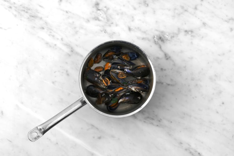 Flex those Mussels