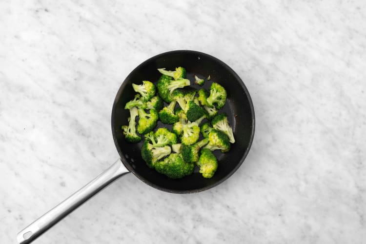 Finish sesame broccoli