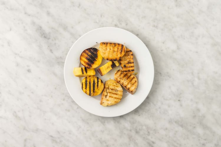 Griller les ciabattas et les fruits à noyau