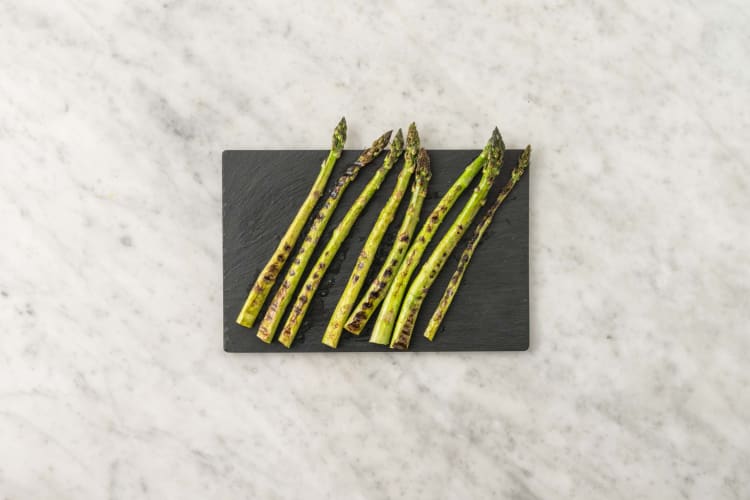 Grill asparagus