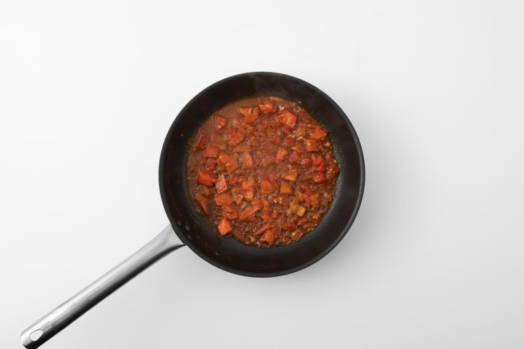 Make Tomato-Garlic Sauce