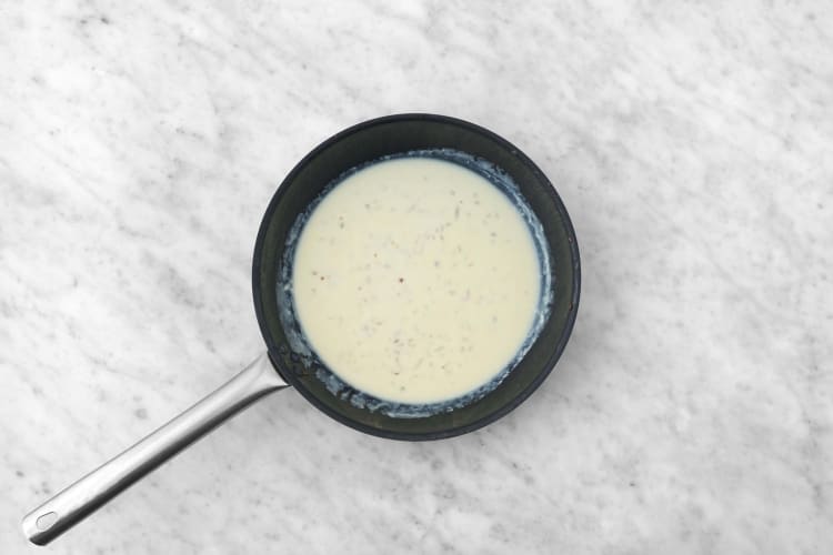 Make cream sauce