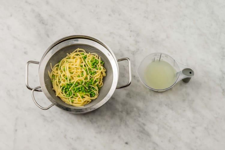 COOK LINGUINE and peas