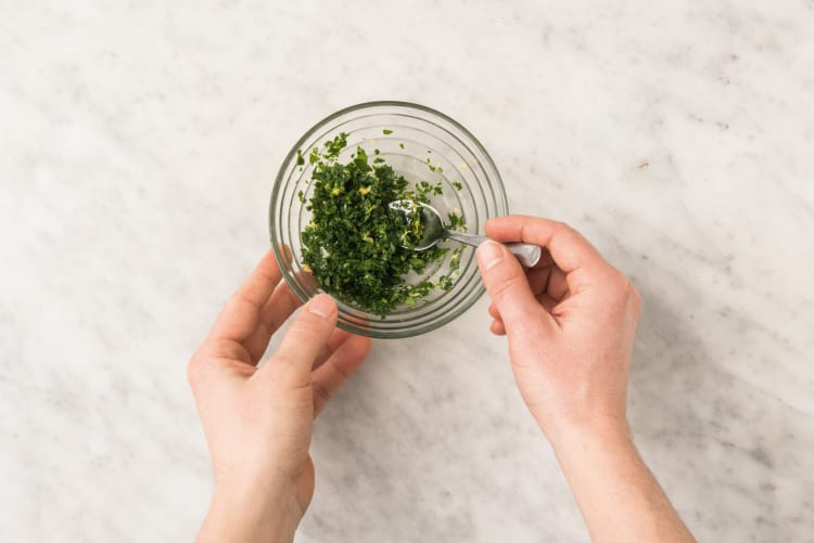 4 MAKE PARSLEY PESTO