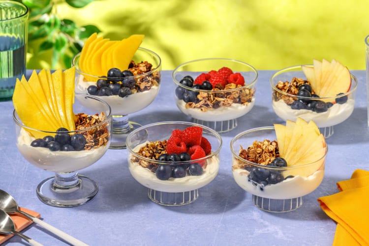 Variations yaourt-granola et fruits frais