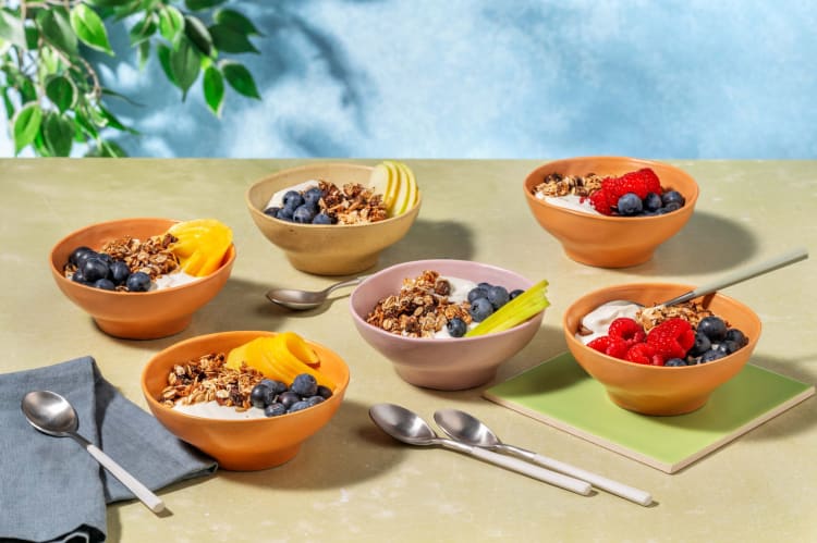 Variations yaourt-granola et fruits frais