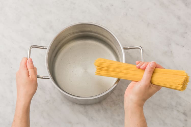 Spaghetti kochen