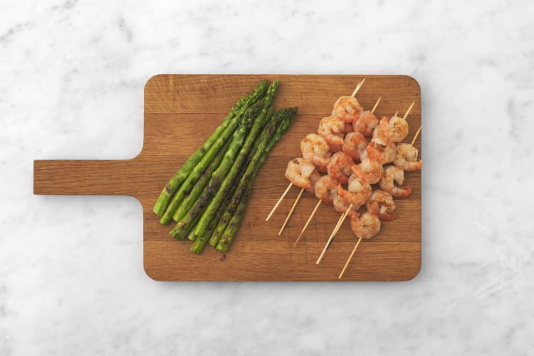 Grill  asparagus and shrimp