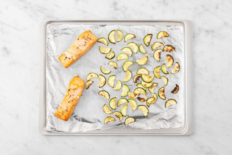 Broil tofu and zucchini