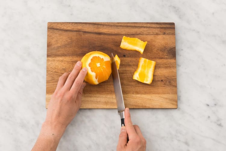 Forbered pistacienødder og appelsin