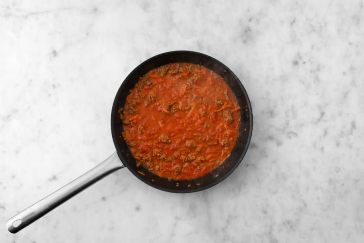 Make rosé sausage ragu