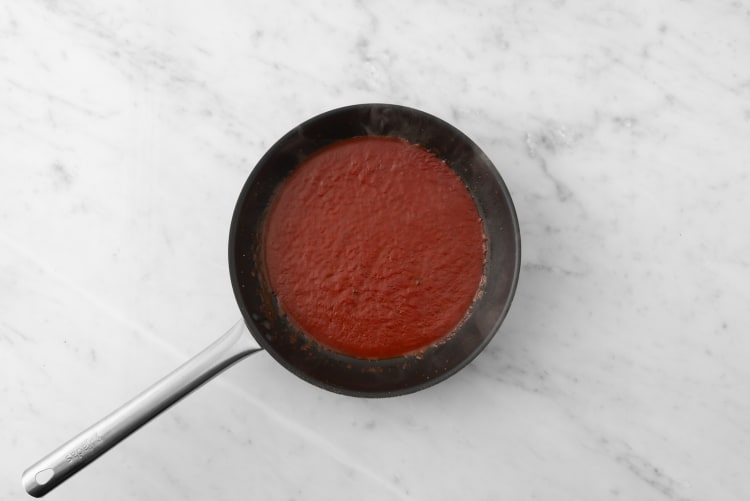 Préparer la sauce tomate