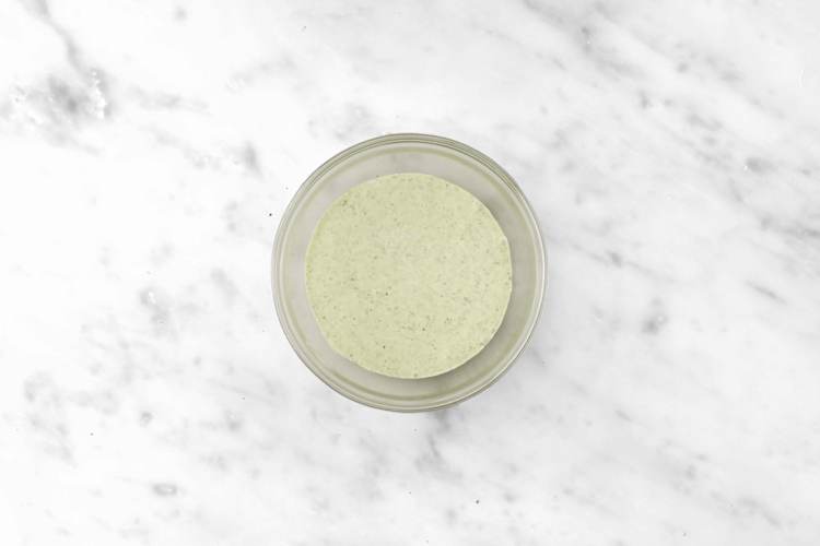 Faire la sauce herbacée