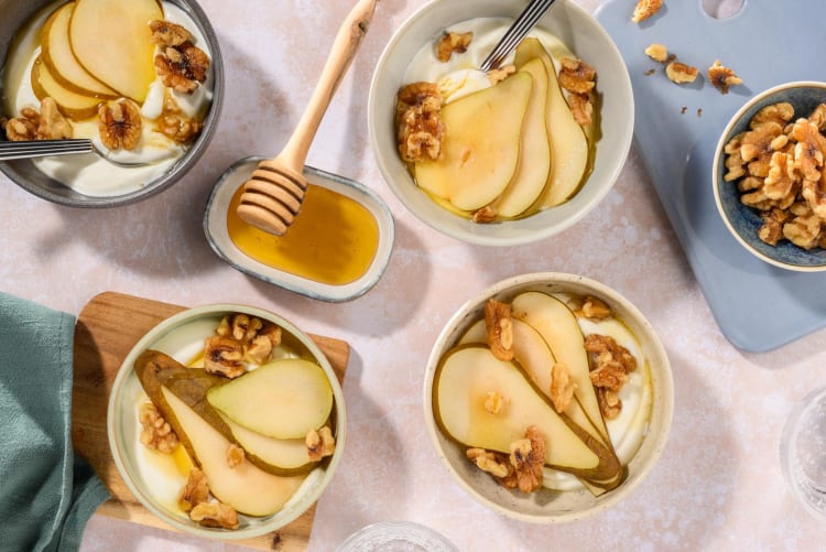 Yoghurtbowls met peer en walnoten