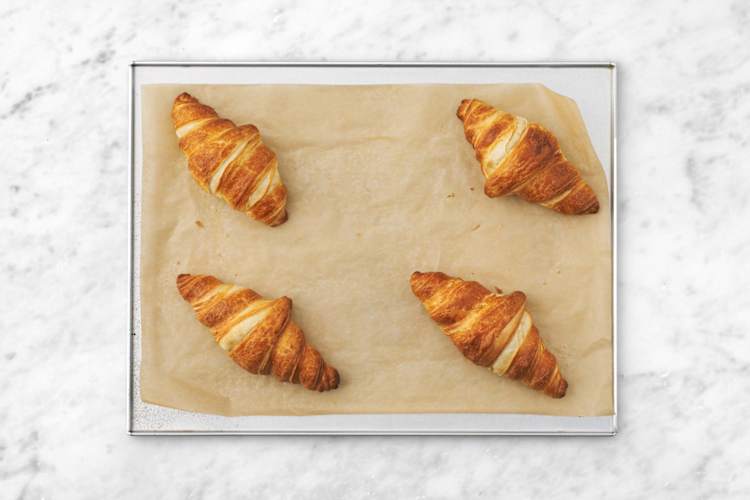 Enfourner les croissants