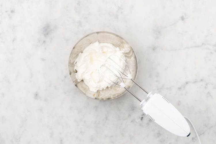 Préparer la crème fouettée