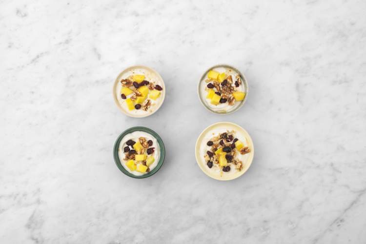 Prepare the yogurt bowls 