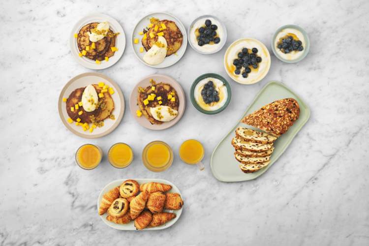 Paasbrunch serveren