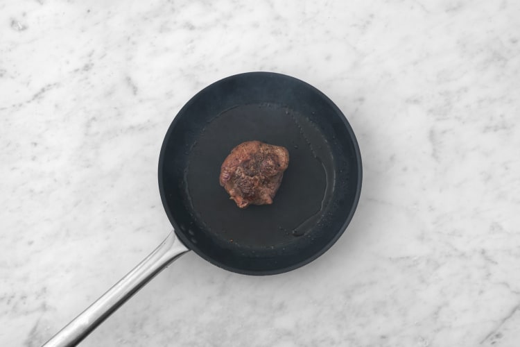 Cuocere cavolo e bistecca