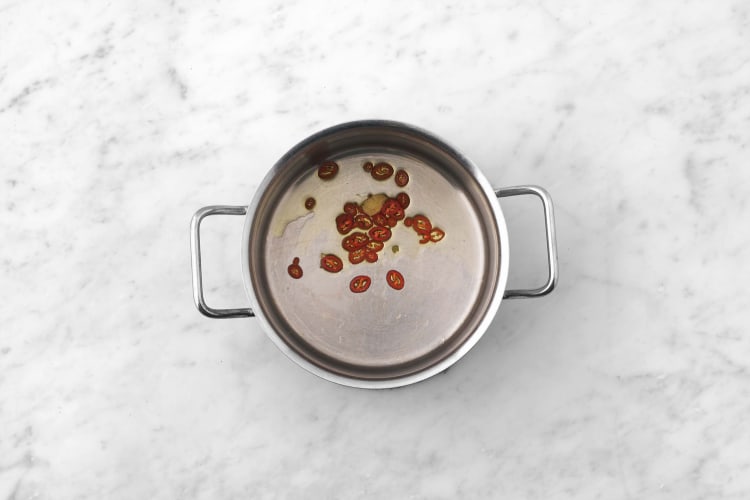 Prepara el aceite picante