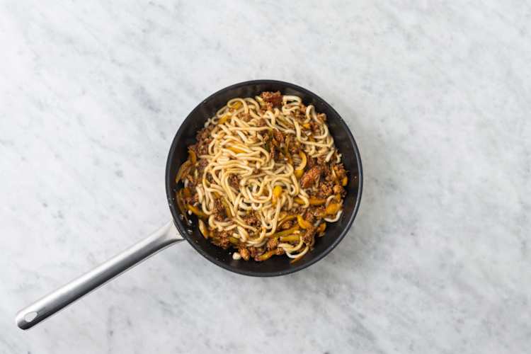 Coat the Noodles