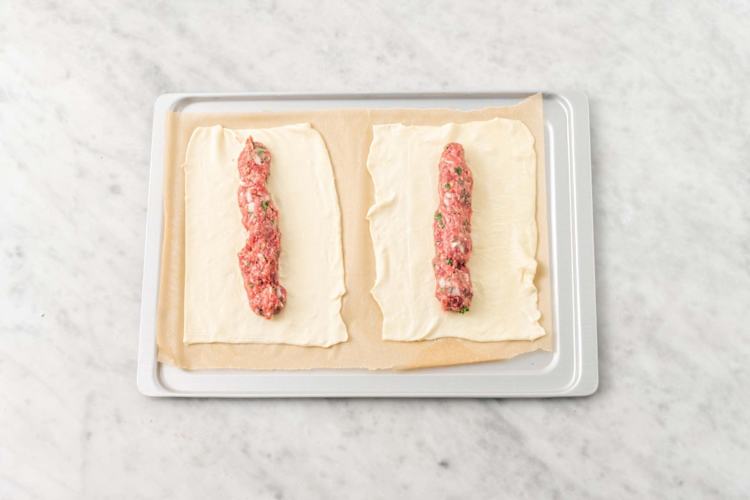 Saucijzenbroodje maken
