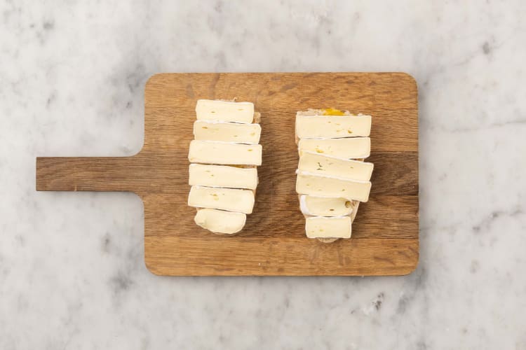 Camembert schneiden