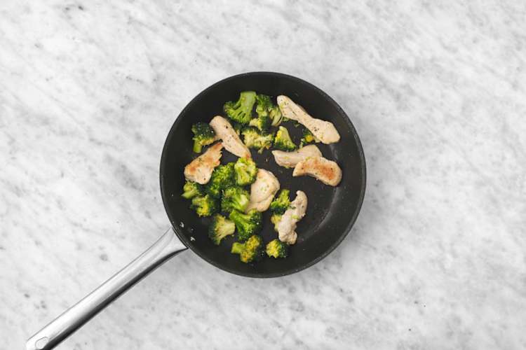 Steg kylling og broccoli