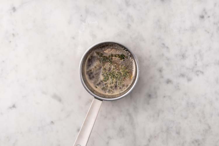 Preparare il burro noisette 