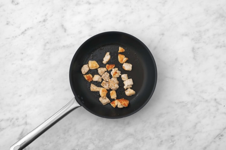 Le poulet entre en scène