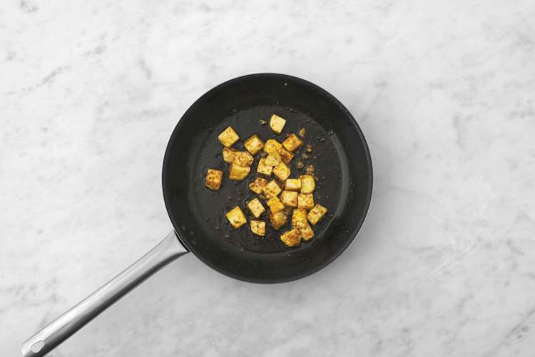 Saltea el tofu
